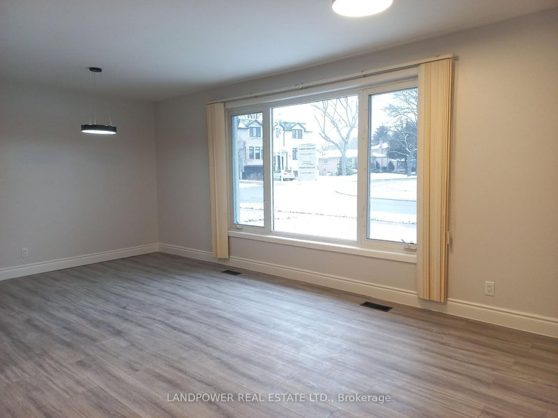 8 Clareville Cres, Toronto, M2J 2C1 | Image 2