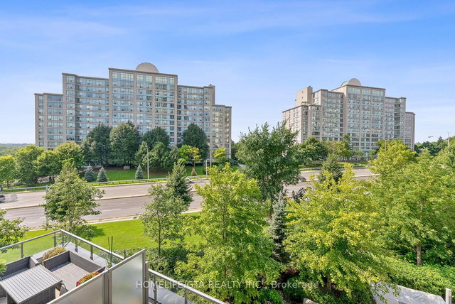 904 - 18 Graydon Hall Drive