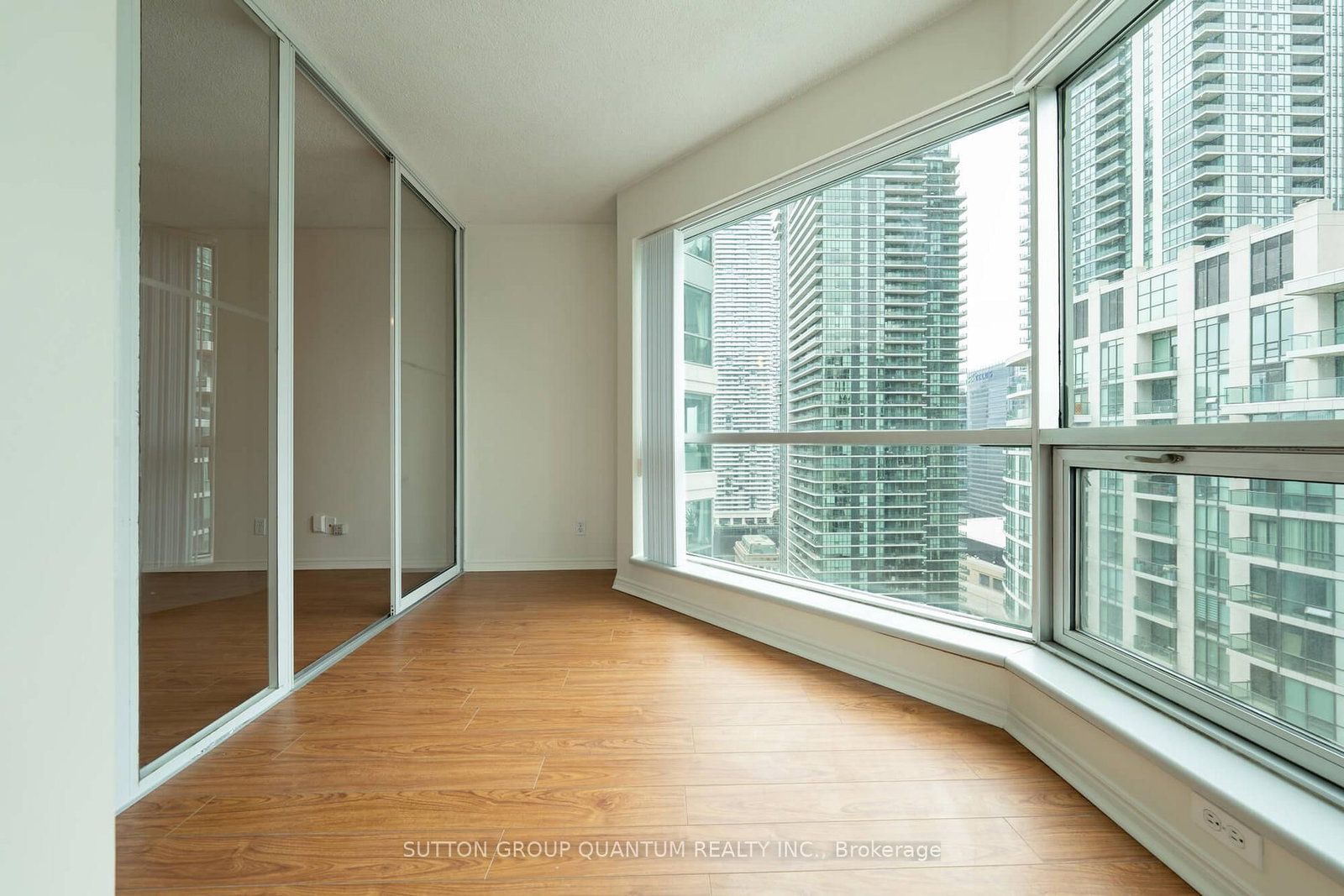 10 Yonge Street, Unit 2906 - Photo 16