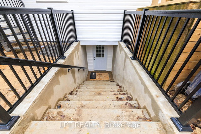 D - 627 Crawford Street