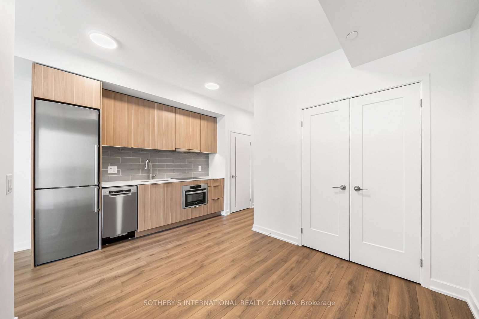 88 Bathurst Street, Unit 1413 - Photo 11