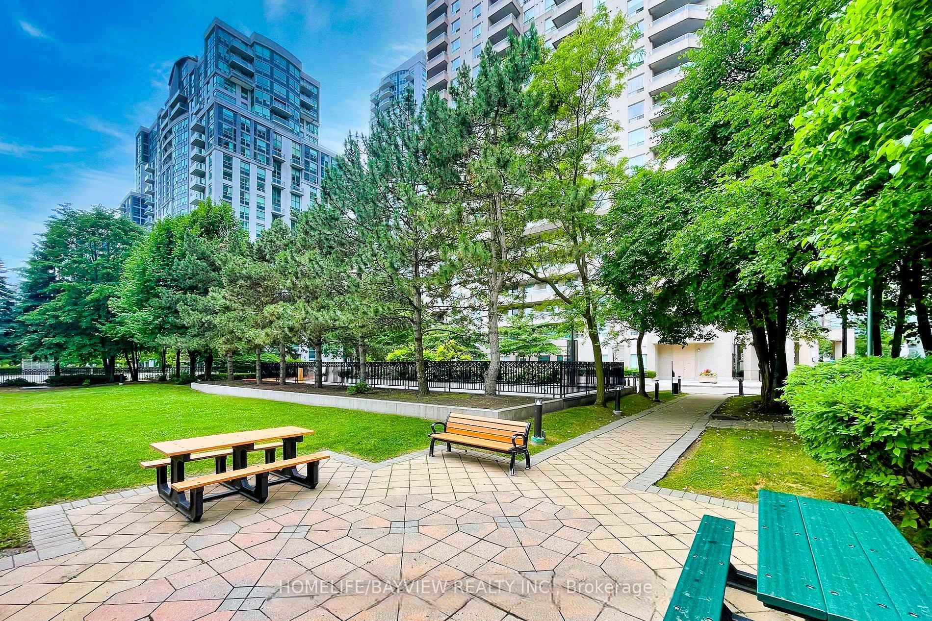 18 Hillcrest Avenue, Unit 1708