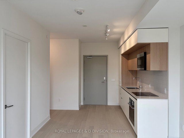 510 - 322 Dupont Street