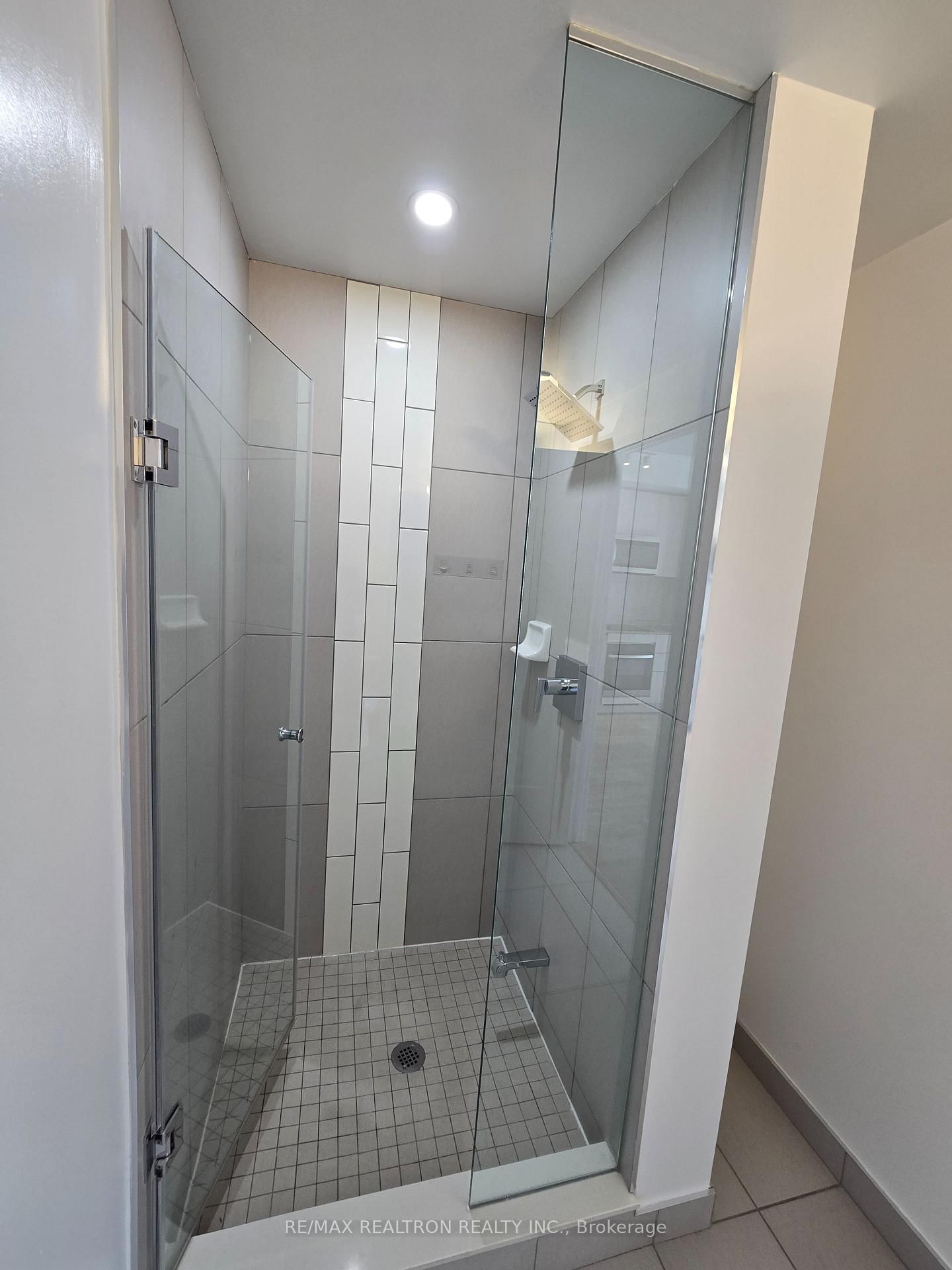 70 Princess Street, Unit 808 - Photo 13
