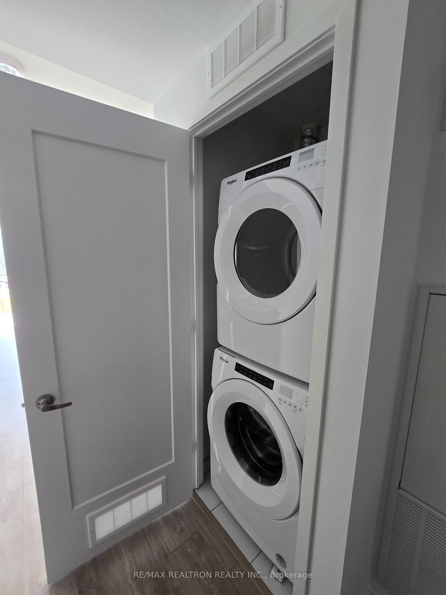 70 Princess Street, Unit 808 - Photo 15