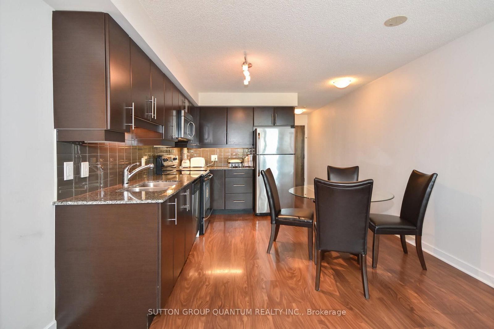 33 Bay Street, Unit 911 - Photo 4