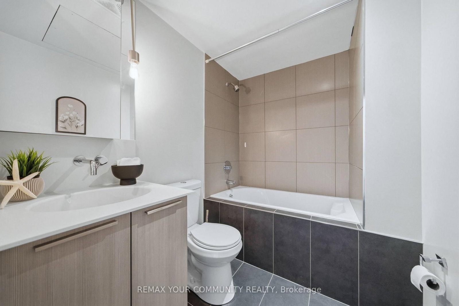 95 Bathurst Street, Unit 1307 - Photo 16