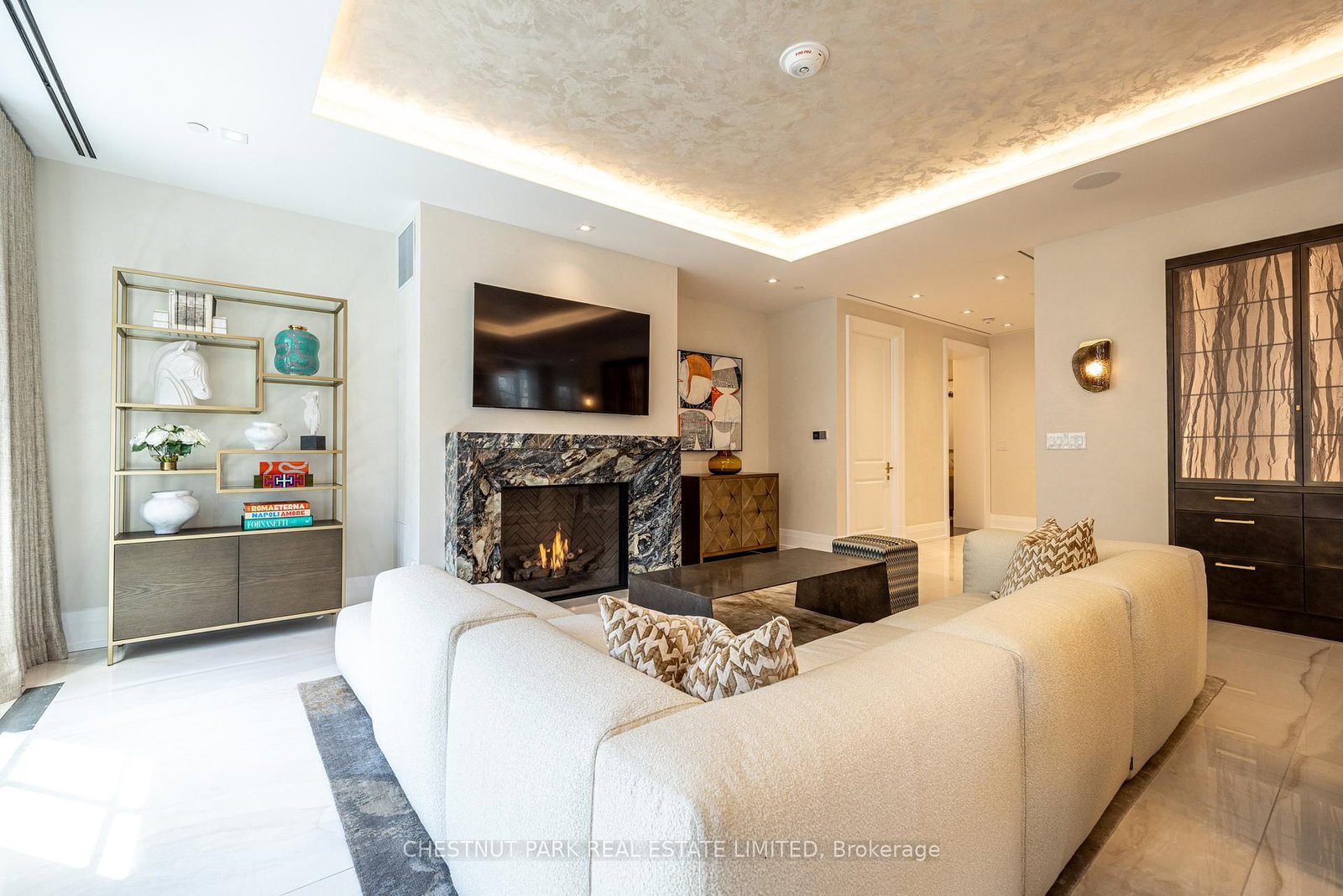77 Clarendon Avenue, Unit 302 - Photo 6
