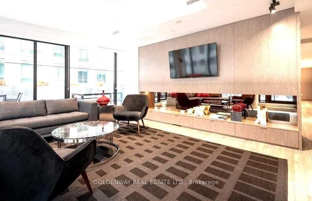 215 Queen Street W, Unit 612 - Photo 9