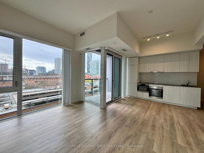718 - 158 Front St | Toronto | Image