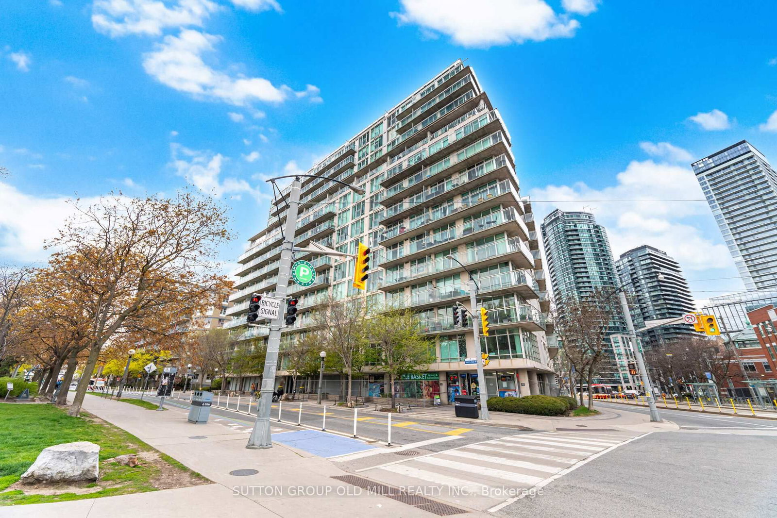 650 Queens Quay W