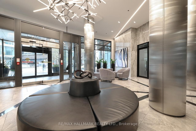 707 - 16 Yonge Street
