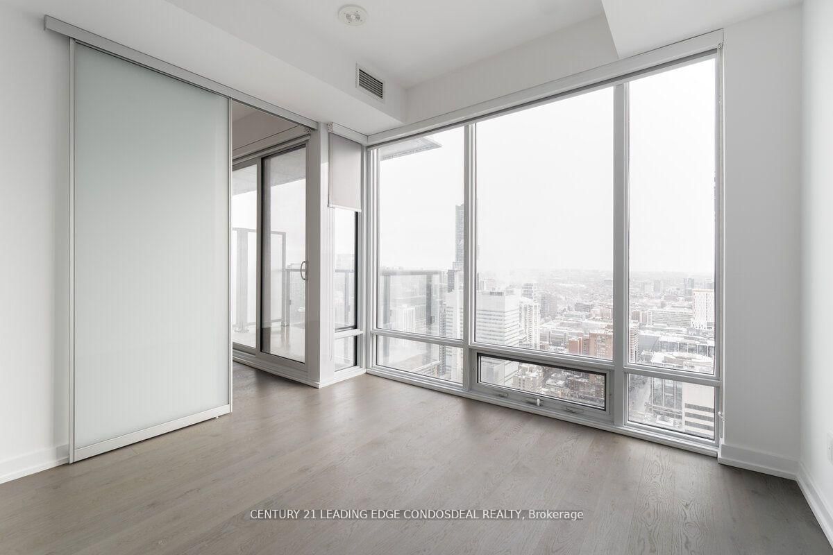 488 University Avenue, Unit 3906 - Photo 20