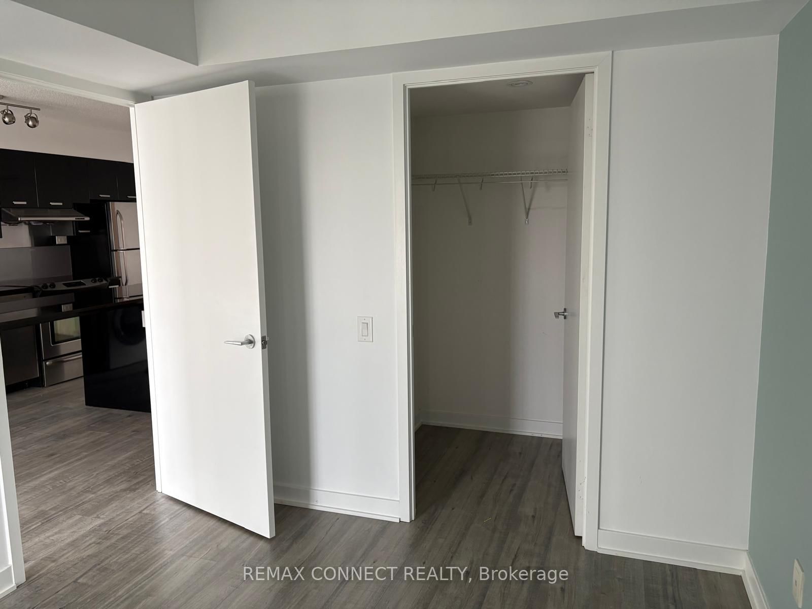 19 Singer Court, Unit 1812 - Photo 12
