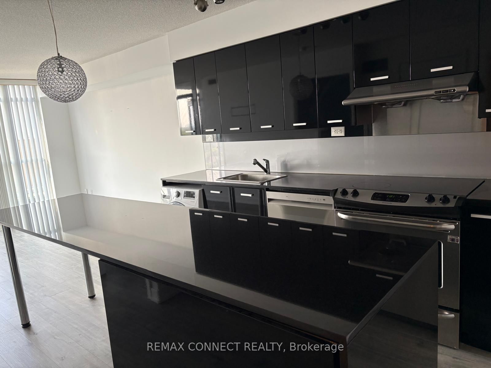 19 Singer Court, Unit 1812 - Photo 5