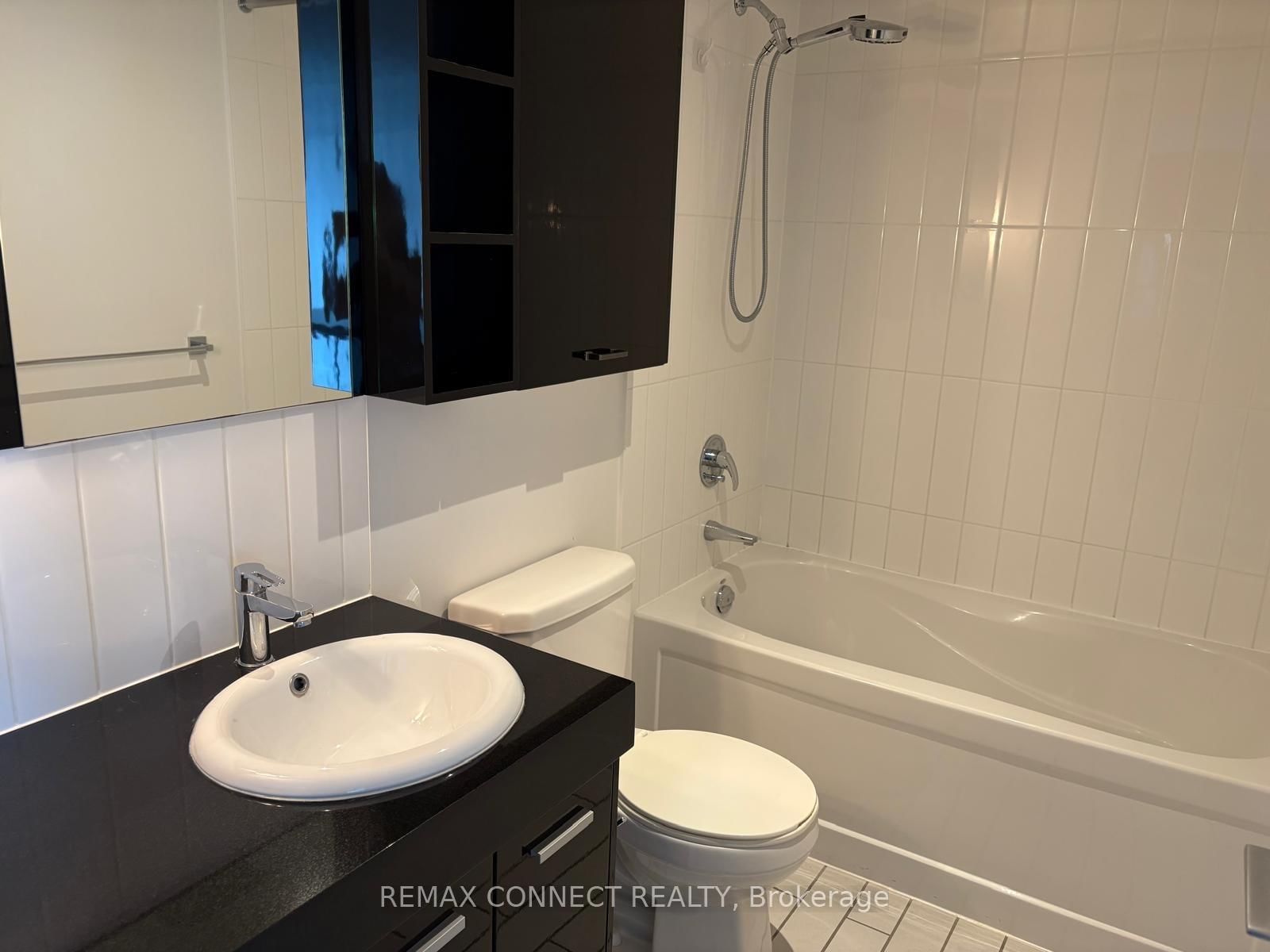 19 Singer Court, Unit 1812 - Photo 9