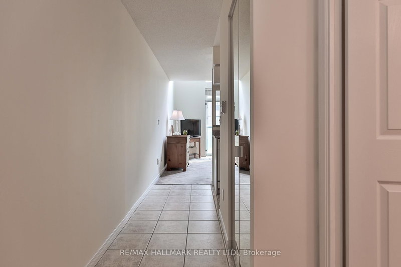 528 - 109 Front St E, Toronto, M5A 4P7 | Image 3
