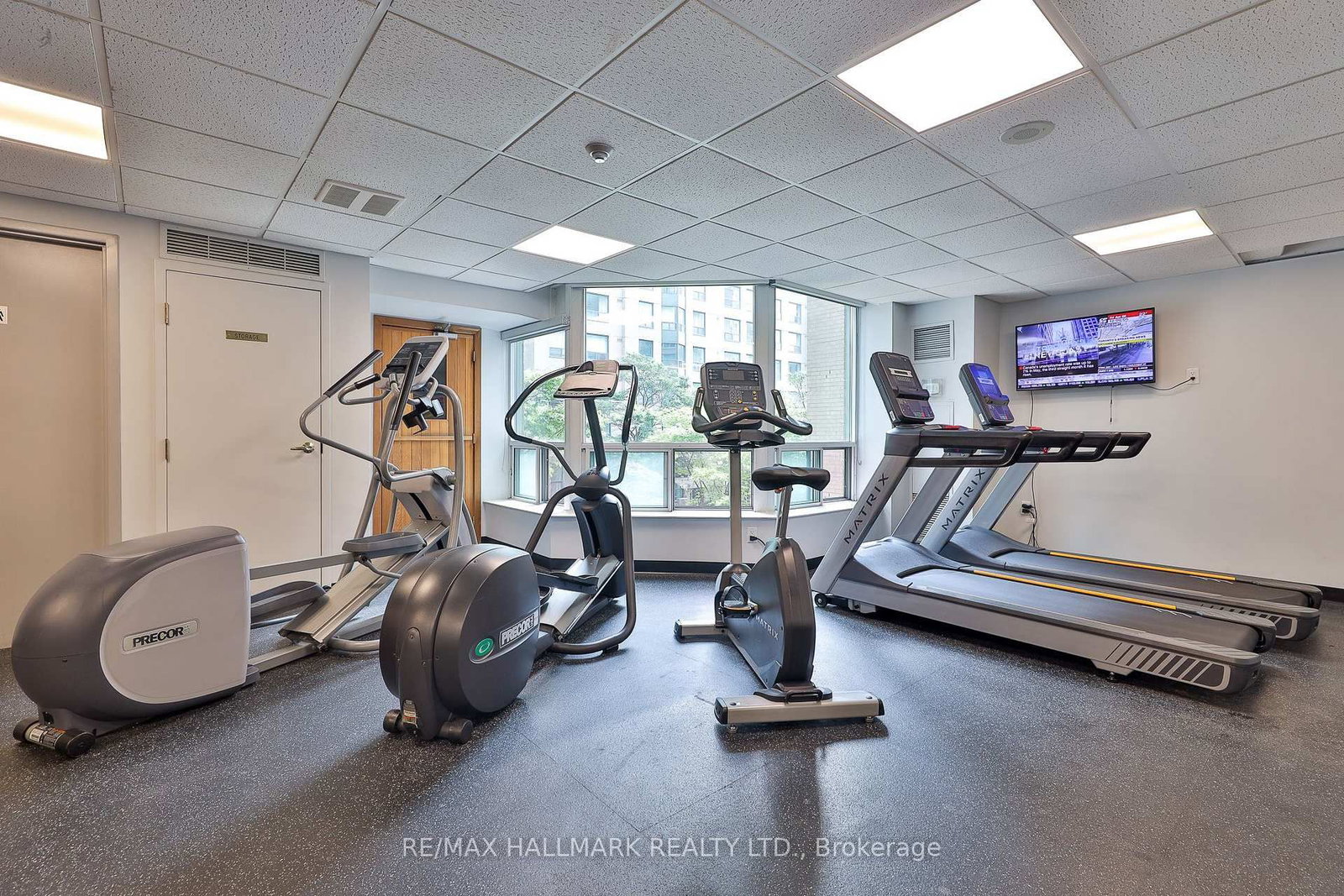 109 Front Street E, Unit 528 - Photo 34