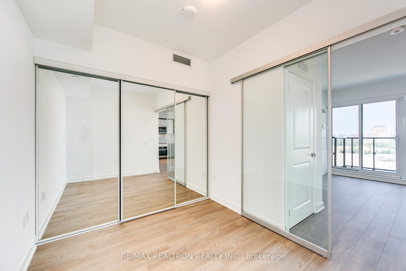 543 Richmond Street W, Unit 1402 - Photo 12