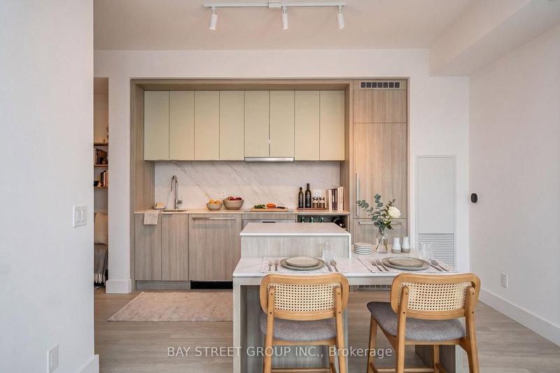 523 - 6 Greenbriar Rd, Toronto, M2K 0H6 | Image 2