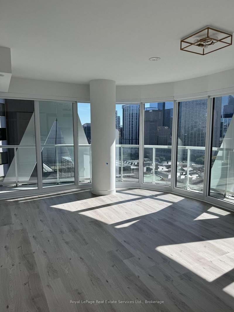 1814 - 230 Simcoe St, Toronto, M5T 1T4 | Image 3