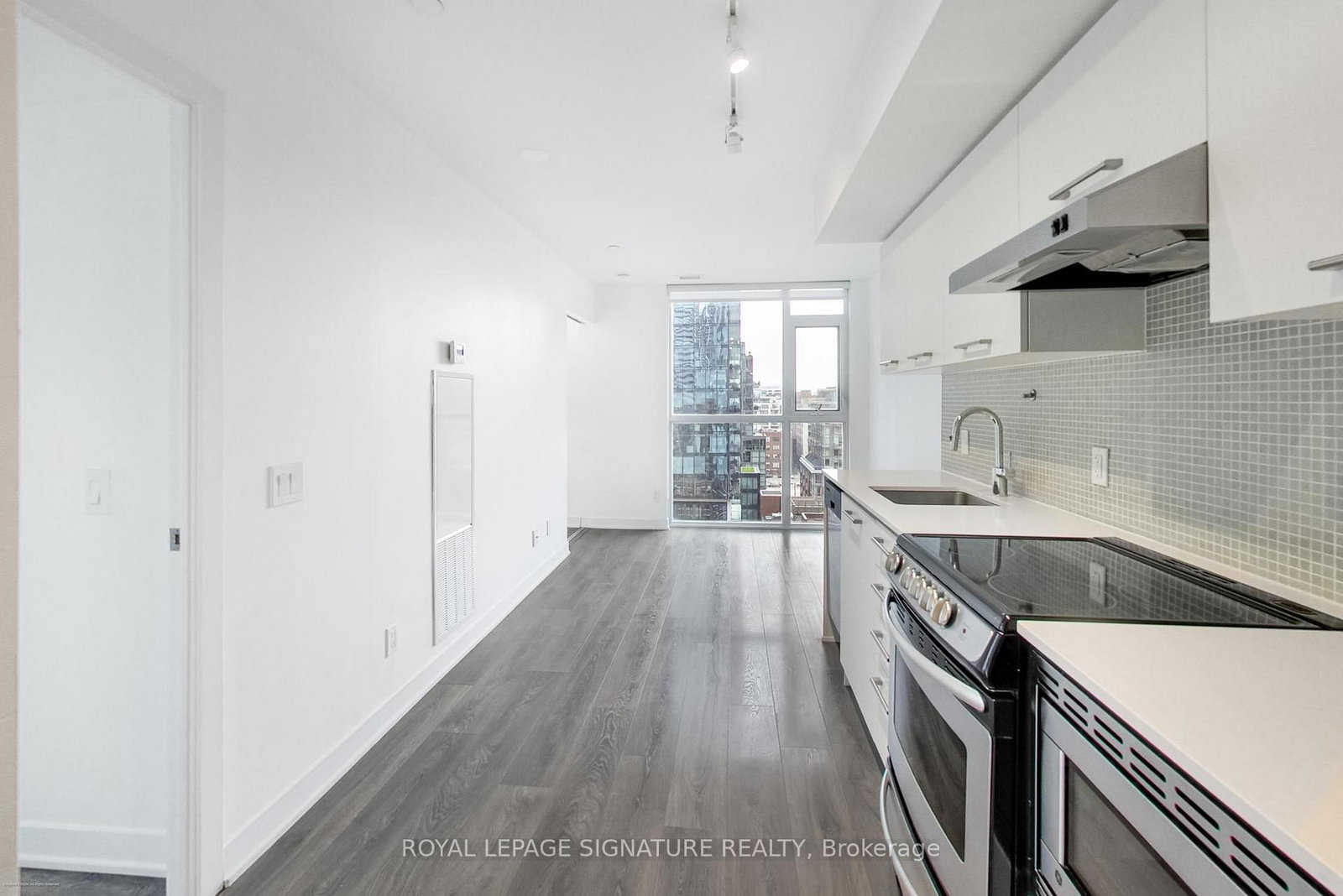 87 Peter Street, Unit 1203 - Photo 9