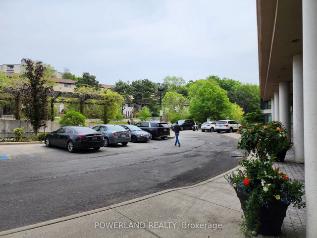 815 - 18 Valley Woods Road