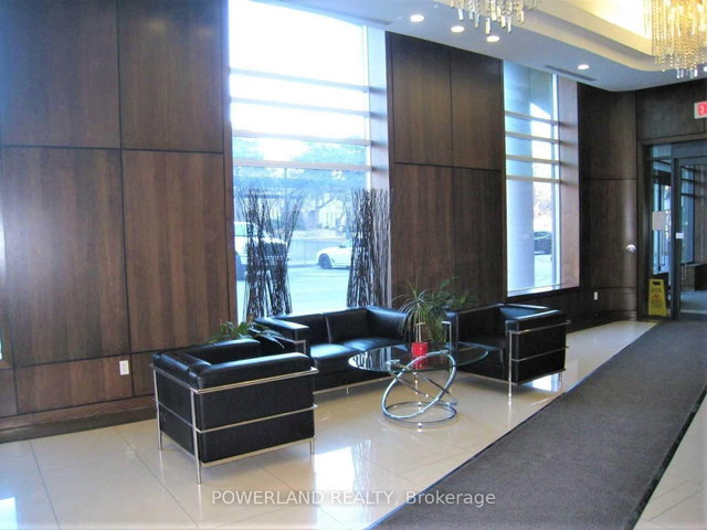 815 - 18 Valley Woods Road