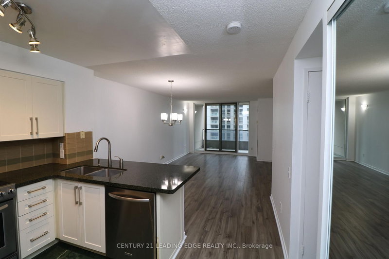 1711 - 750 Bay St, Toronto, M5G 1N6 | Image 3