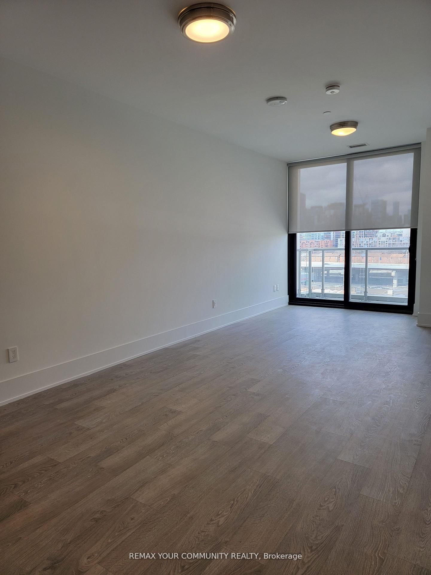 118 Merchants' Wharf, Unit 812 - Photo 4