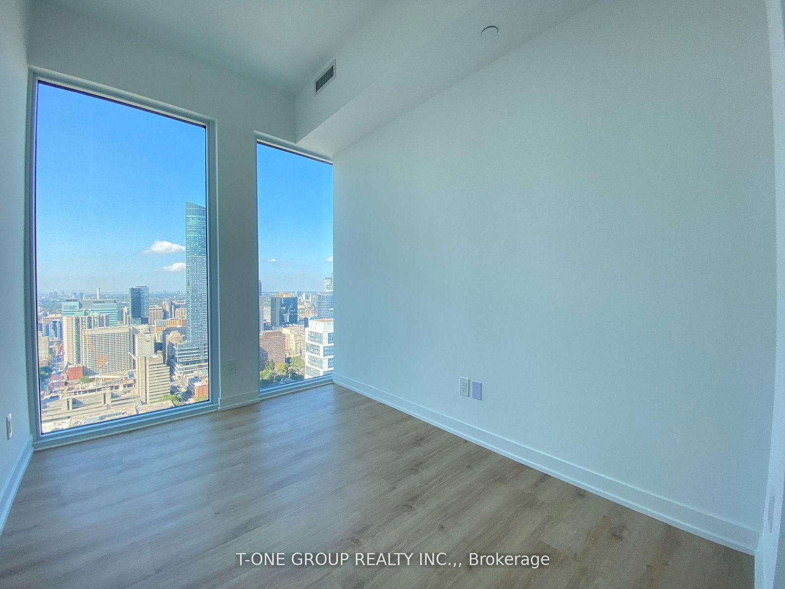 319 Jarvis Street, Unit LPH06 - Photo 4