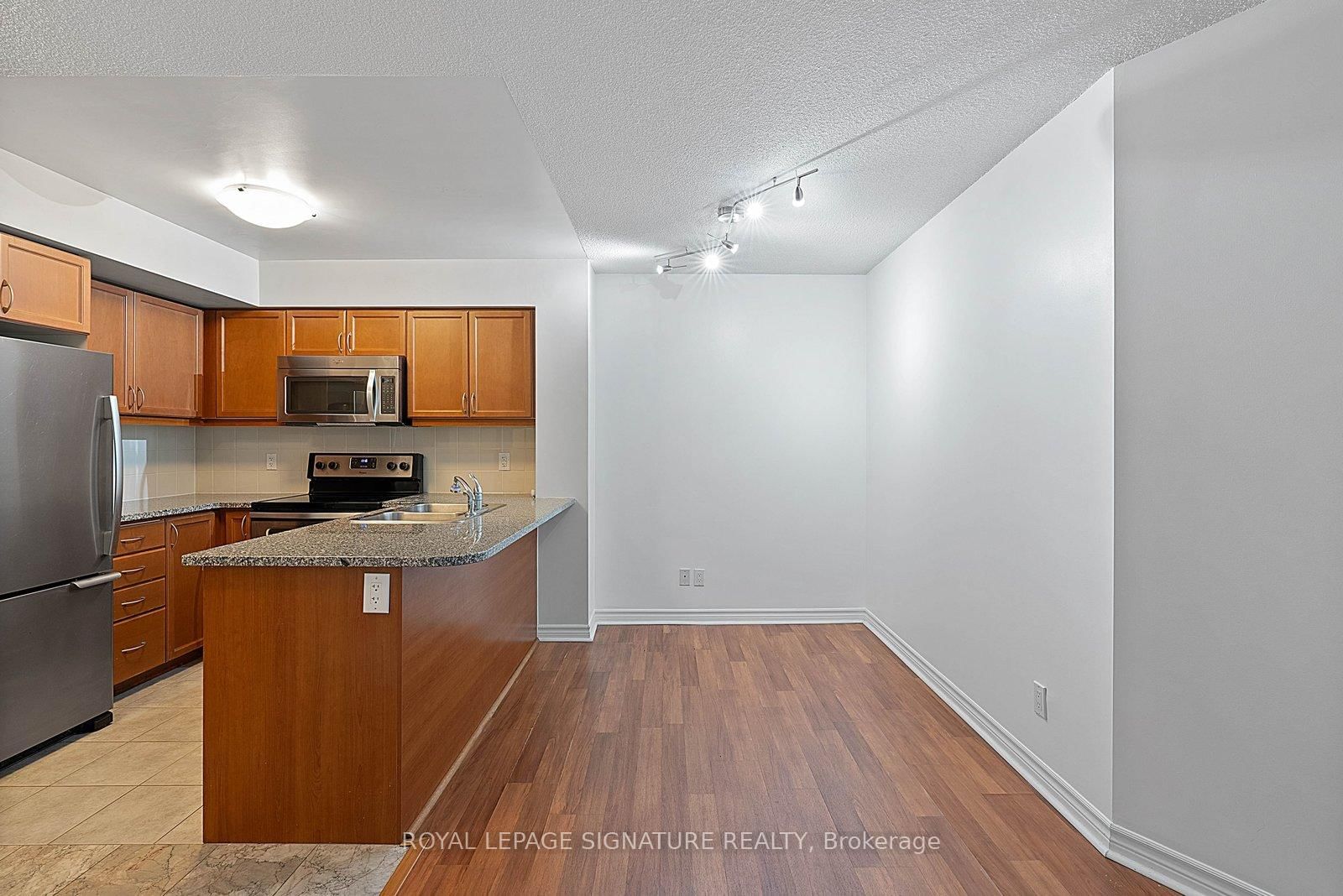 19 Grand Trunk Crescent, Unit 801 - Photo 10