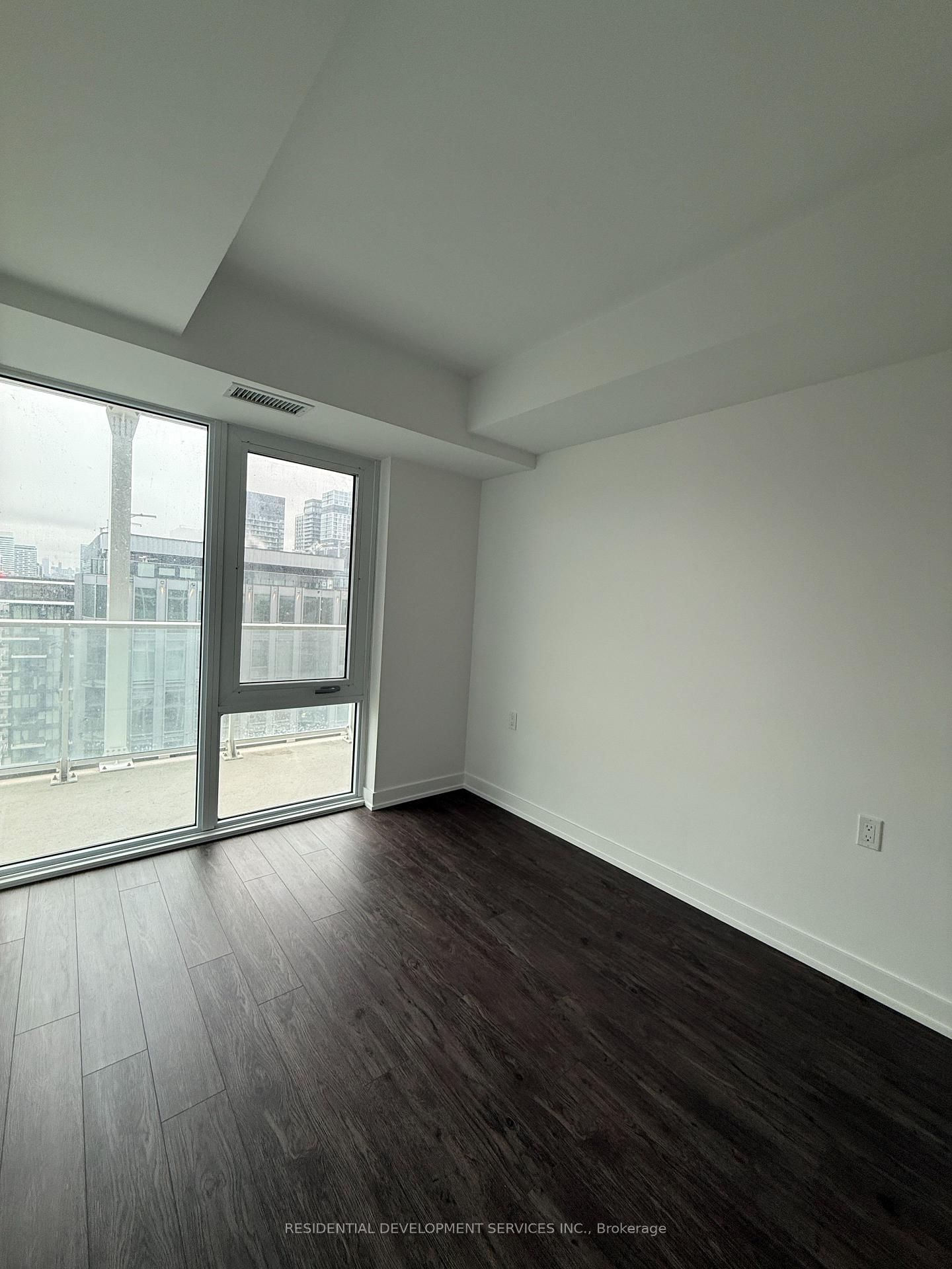 88 Queen Street, Unit 3216 - Photo 6