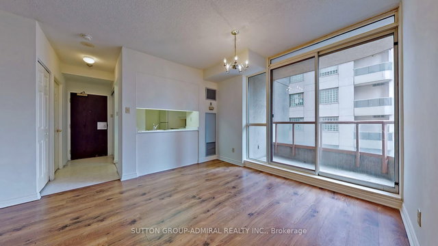 2507 - 736 Bay Street