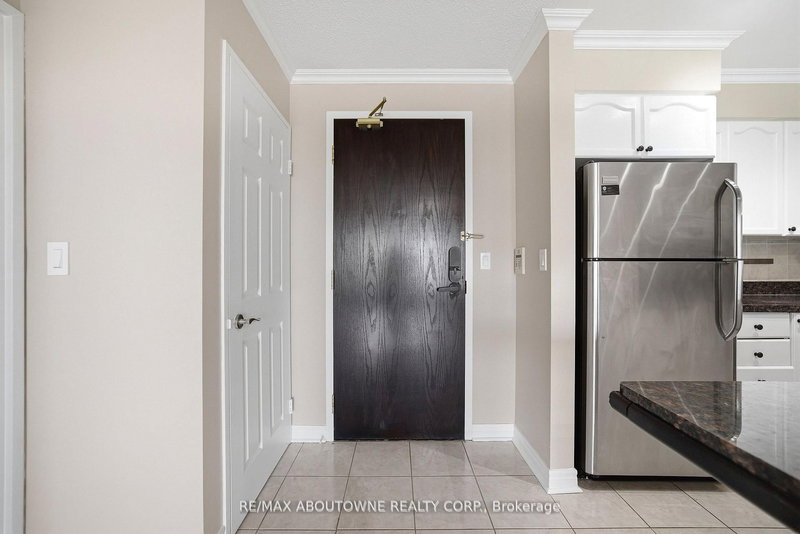 2706 - 23 Hollywood Ave, Toronto, M2N 7L8 | Image 2