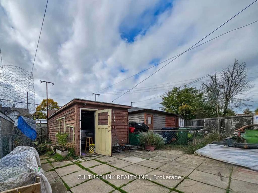 52 Palmerston Avenue • Toronto, ON photo 10