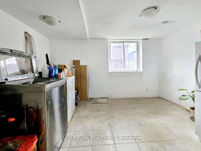 52 Palmerston Avenue • Toronto, ON