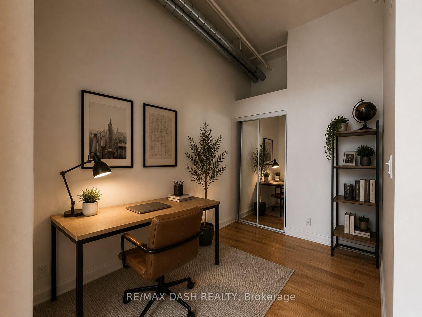 700 King Street W, Unit 416 - Photo 2