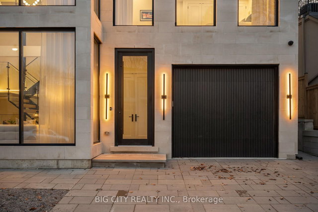 75 Lawrence Crescent