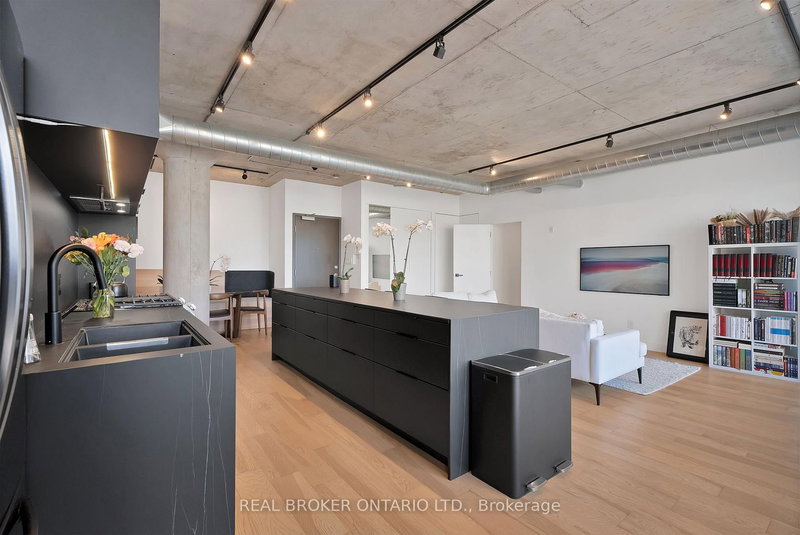 42 Camden St, Toronto, M5V 1V1 | Image 3