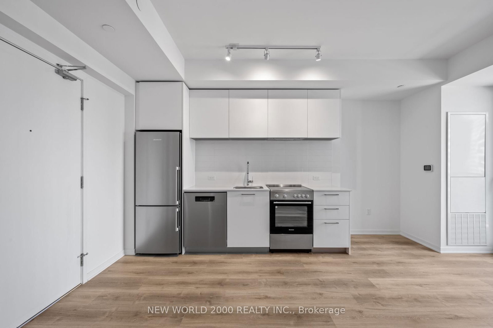 101 Roehampton Avenue, Unit 1712 - Photo 3