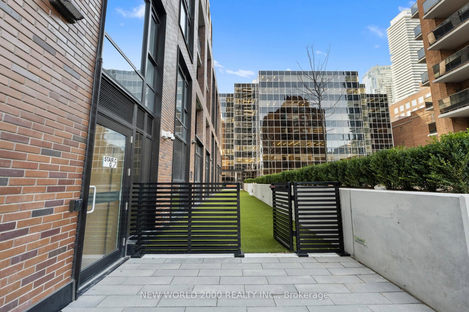 101 Roehampton Avenue, Unit 1712 - Photo 37