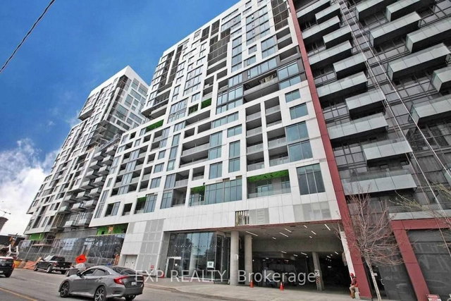 822E - 576 Front Street W