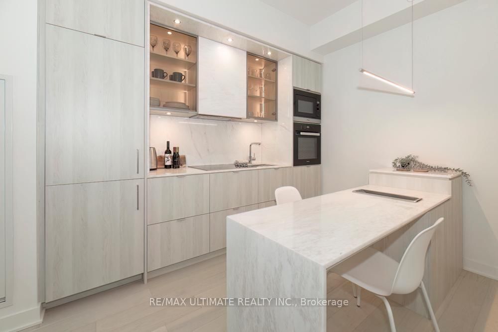 11 Yorkville Avenue, Unit 4505 - Photo 11