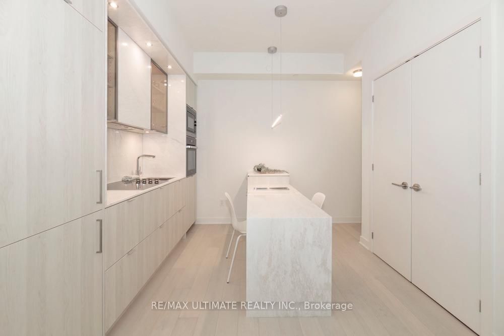 11 Yorkville Avenue, Unit 4505 - Photo 13