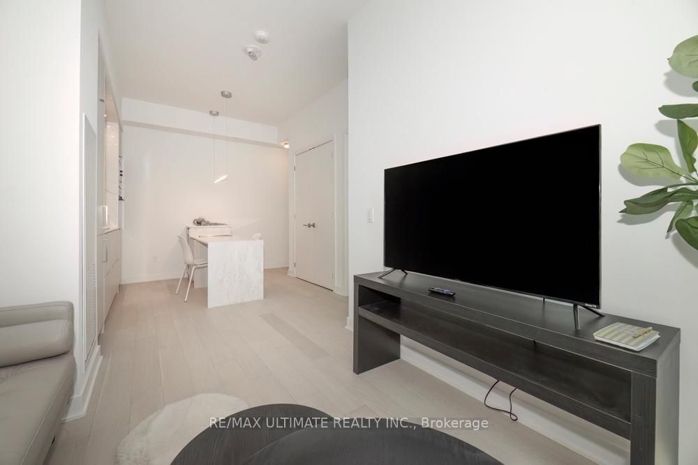 11 Yorkville Avenue, Unit 4505 - Photo 9