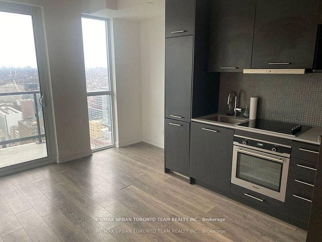 3303 - 87 Peter Street
