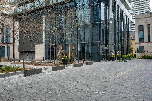 1507 - 1080 Bay Street