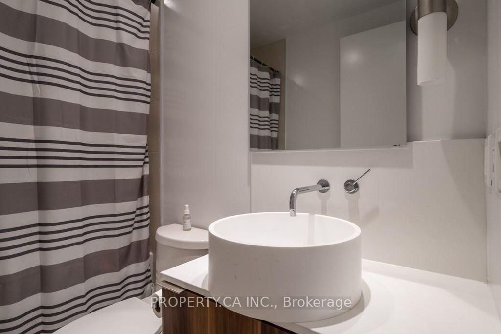 185 Roehampton Avenue, Unit 1303 - Photo 14