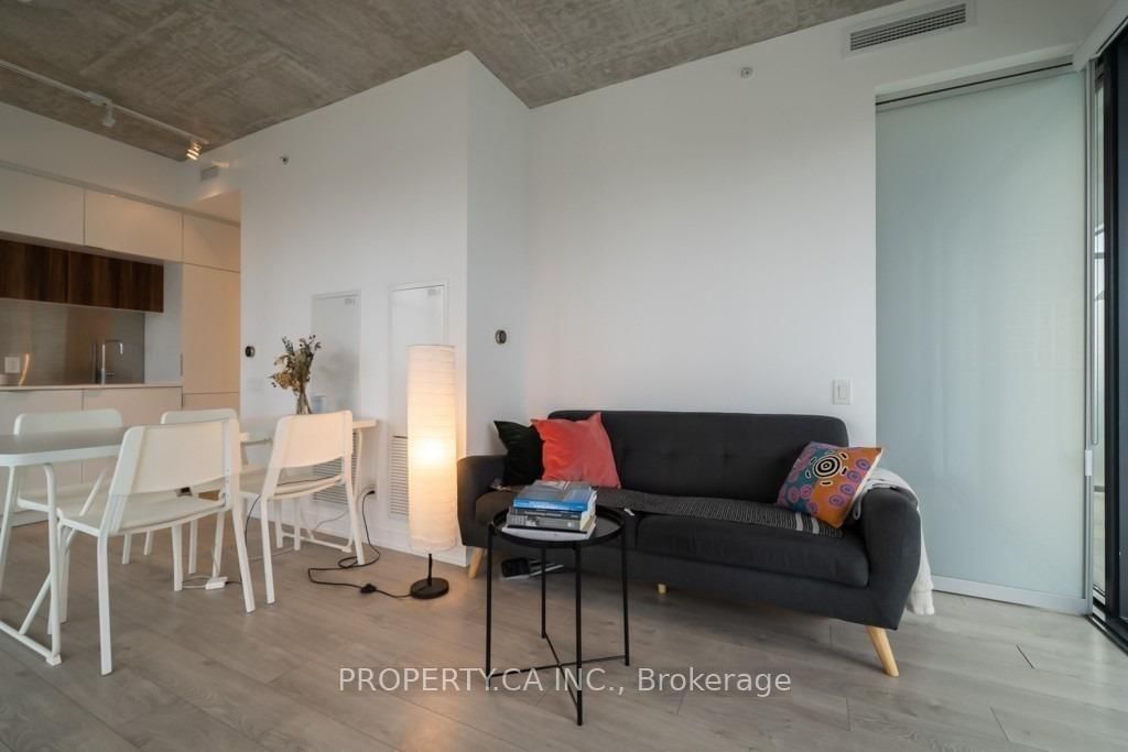 185 Roehampton Avenue, Unit 1303 - Photo 5